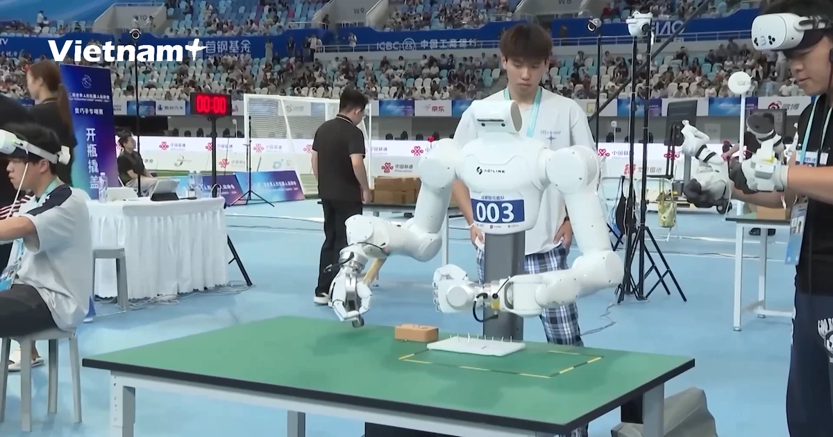 Robot hình người tranh tài với những thử thách mô phỏng đời thực