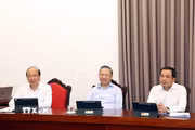 Tổng Bí thư, Chủ tịch nước Tô Lâm và các đại biểu thảo luận tại tổ. (Ảnh: Thống Nhất/TTXVN)