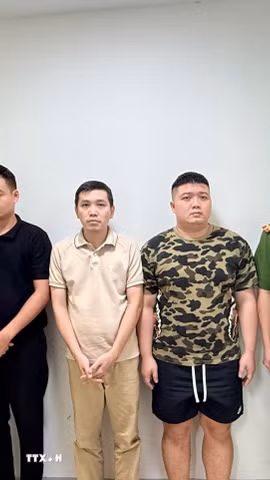 Các đối tượng bị triệu tập. (Ảnh TTXVN phát)