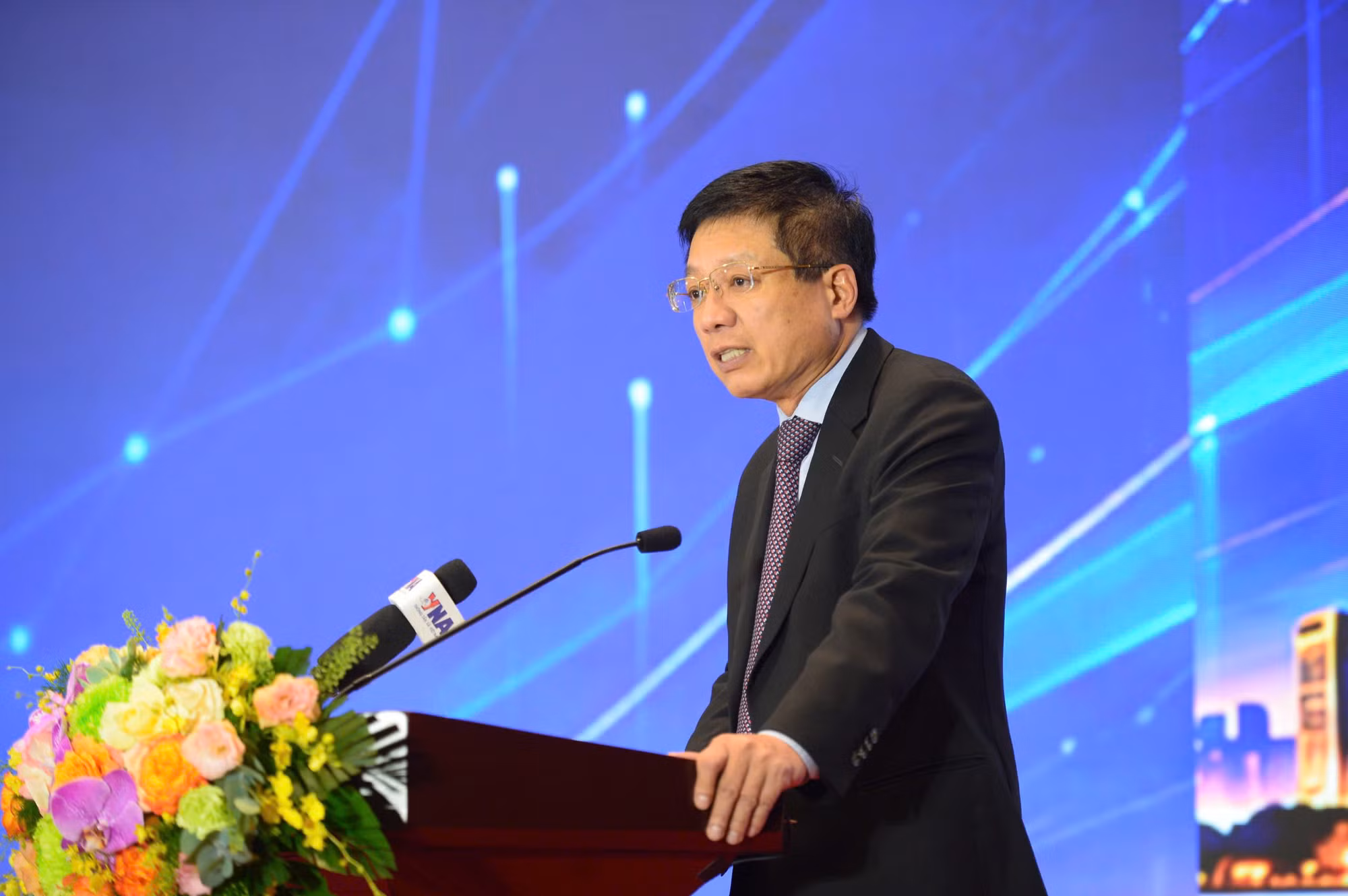 anh-hung.jpg