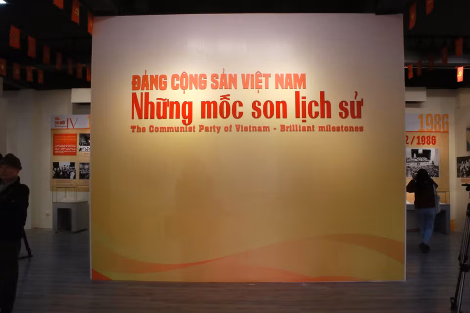Từ nay đến hết ngày 16/3 tại Bảo tàng Lịch sử Quốc gia (216 Trần Quang Khải, Hà Nội) diễn ra triển lãm "Đảng Cộng sản Việt Nam-Những mốc son lịch sử." (Ảnh: Minh Anh/Vietnam+)