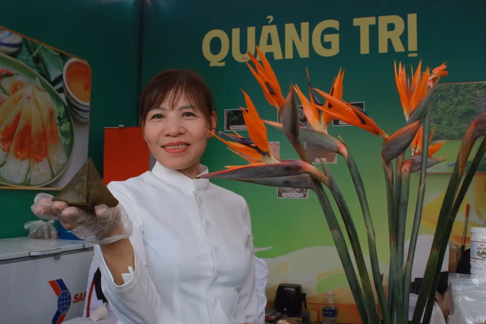 Bánh ú vị ngọt thanh nhân đậu xanh, dịu nhẹ từ Quảng Trị. (Ảnh: Minh Anh/Vietnam+)