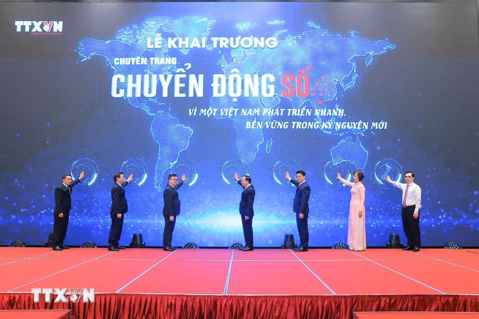 ttxvn-khai-truong-chuyen-trang-thong-tin-chuyen-dong-so-6.jpg