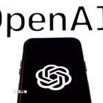 Biểu tượng ChatGPT của Công ty OpenAI tại một văn phòng ở Washington DC. (Ảnh: philstar.com/TTXVN)