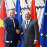 Chủ tịch Hội đồng châu Âu Antonio Costa đón Tổng Bí thư, Chủ tịch nước Tô Lâm. (Ảnh: Thống Nhất/TTXVN)