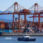 Quang cảnh cảng hàng hóa tại Vancouver, Canada. (Ảnh: THX/TTXVN)
