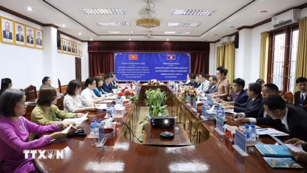 Tăng cường hợp tác du lịch, kết nối tuyến đường bộ Lào-Việt Nam-Thái Lan