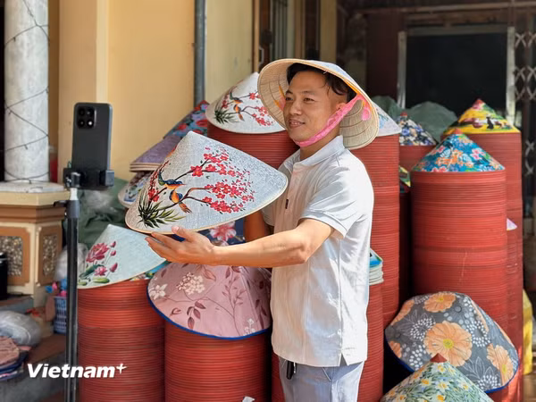 Nón lá Đào Khê lên TikTok Shop, đưa nghề truyền thống đi xa