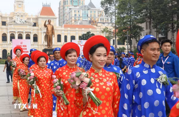 Rộn ràng lễ cưới tập thể cho 52 cặp đôi công nhân, người lao động