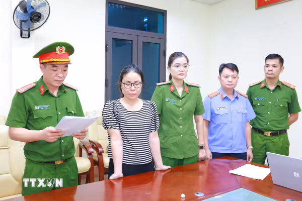 Lào Cai: Bắt tạm giam nguyên kế toán giả mạo chữ ký, chiếm đoạt hơn 30 tỷ đồng