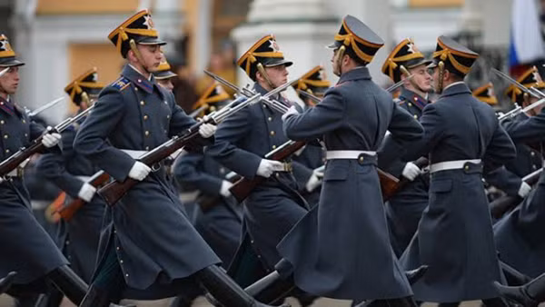 Mãn nhãn màn đổi gác bộ binh, kỵ binh cuối cùng năm 2026 tại Điện Kremlin 