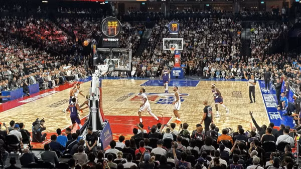 Các ngôi sao bóng rổ NBA gây "cơn sốt" cho người hâm mộ Macau