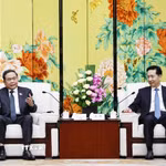 Chủ tịch Quốc hội Trần Thanh Mẫn tiếp Bí thư Tỉnh ủy, Chủ nhiệm Ủy ban Thường vụ Nhân đại tỉnh Thiểm Tây (Trung Quốc) Triệu Nhất Đức. (Ảnh: Doãn Tấn/TTXVN)