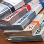 Tổng tiền tiết kiệm của người dân nước này đã vượt 6.550 tỷ euro, cao hơn gấp đôi GDP của Pháp. (Ảnh: AFP/TTXVN)