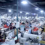 Sản xuất giày da xuất khẩu sang thị trường châu Âu và châu Mỹ. (Ảnh: Đinh Văn Nhiều/TTXVN)
