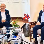 Đại sứ Na Uy tại Việt Nam Stein Iversen (phải) và Đại sứ Thụy Sĩ tại Việt Nam Thomas Gass (trái) chia sẻ với báo chí về ý nghĩa, tác động và triển vọng của hiệp định FTA Việt Nam-EFTA. (Ảnh: Việt Đức/TTXVN)