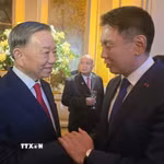 Tổng Bí thư, Chủ tịch nước Tô Lâm gặp Tổng thống Mông Cổ Ukhnaagiin Khürelsükh. (Ảnh: TTXVN)