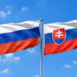 Cờ Nga và cờ Slovakia. (Ảnh minh họa: Gemini)