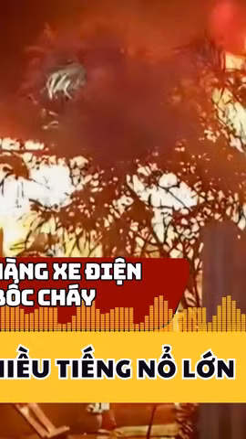 Cửa hàng xe điện ở Đắk Lắk bốc cháy, nhiều tiếng nổ lớn 