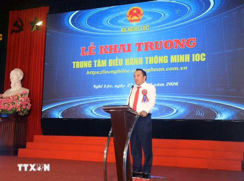 Ông Dương Đình Chỉnh, Phó Chủ tịch Thường trực HĐND tỉnh Nghệ An phát biểu tại lễ khai trương. (Ảnh: Trịnh Duy Hưng/TTXVN)