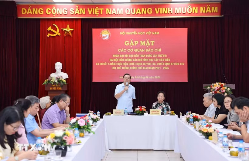 Hội Khuyến học Việt Nam gặp mặt lãnh đạo các cơ quan Trung ương, lãnh đạo và phóng viên các cơ quan báo chí, truyền thông. (Ảnh: Thanh Tùng/TTXVN)