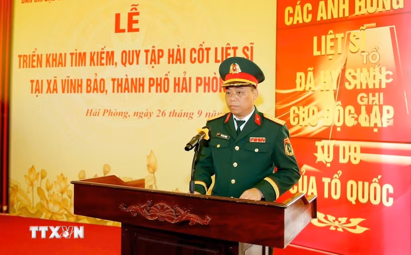 Đại diện lãnh đạo Bộ Chỉ huy quân sự thành phố Hải Phòng phát biểu tại buổi lễ. (Ảnh: Hoàng Ngọc/TTXVN)