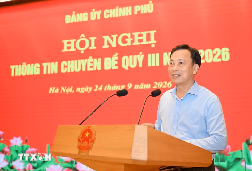 Đồng chí Lại Xuân Lâm, Phó Bí thư Đảng ủy Chính phủ phát biểu. (Ảnh: Minh Đức/TTXVN)
