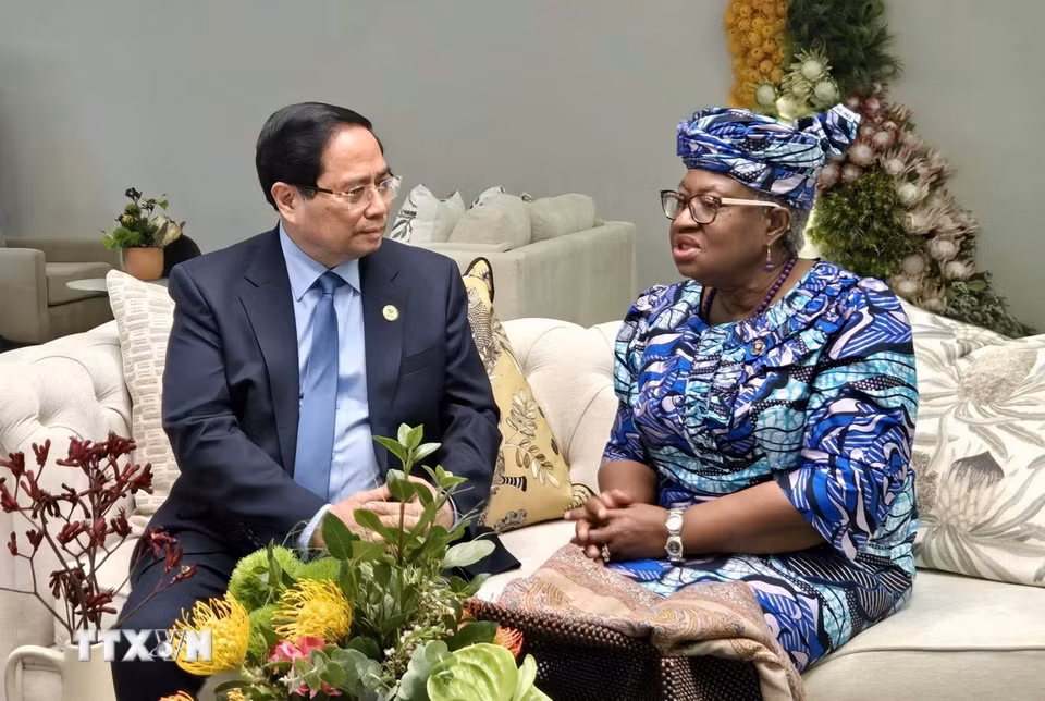 Thủ tướng Phạm Minh Chính gặp bà Ngozi Okonjo-Iweala, Tổng Giám đốc Tổ chức Thương mại Thế giới (WTO). (Ảnh: TTXVN phát)