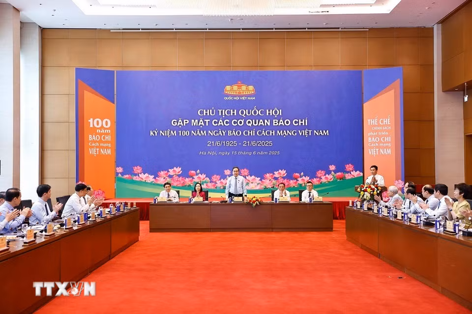 Chủ tịch Quốc hội Trần Thanh Mẫn gặp mặt các cơ quan báo chí. (Ảnh: Doãn Tấn/TTXVN)