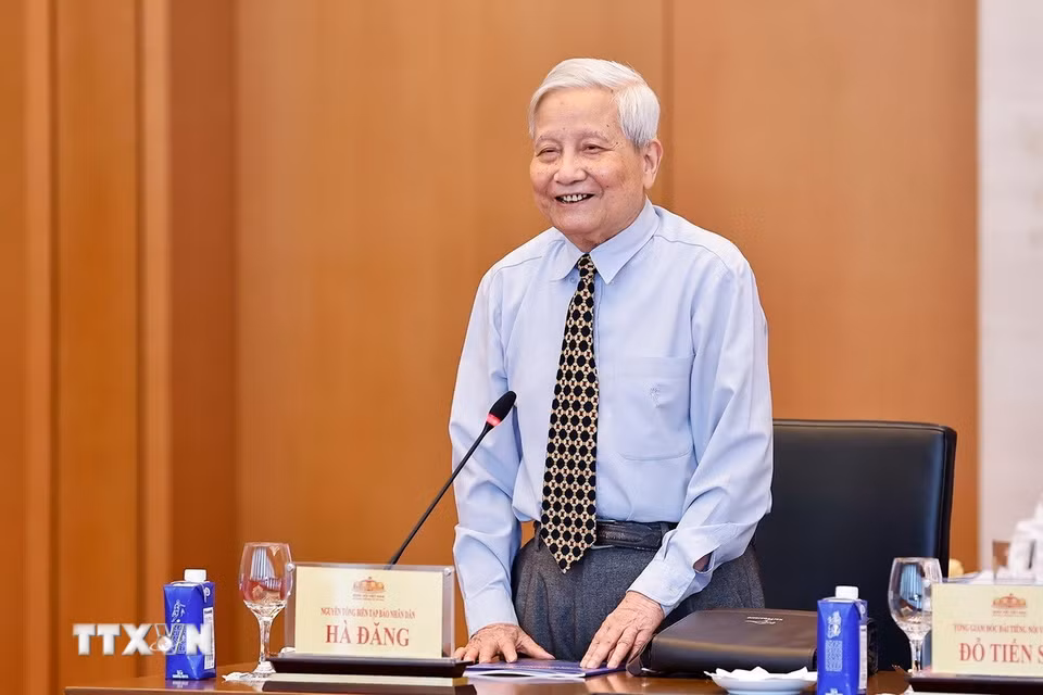 Nhà báo Hà Đăng, nguyên Tổng Biên tập Báo Nhân Dân phát biểu. (Ảnh: Doãn Tấn/TTXVN)
