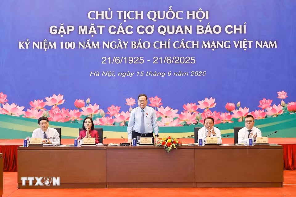 Chủ tịch Quốc hội Trần Thanh Mẫn gặp mặt các cơ quan báo chí. (Ảnh: Doãn Tấn/TTXVN)