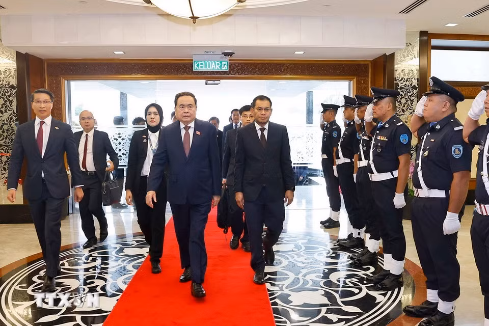 Lễ đón Chủ tịch Quốc hội Trần Thanh Mẫn hội đàm với Chủ tịch Hạ viện Malaysia TanSri Dato' Johari bin Abdul. (Ảnh: Doãn Tấn/TTXVN)