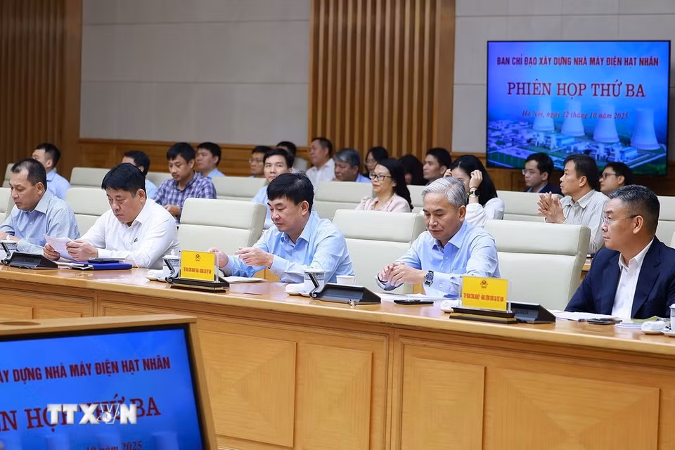 Các đại biểu tham dự phiên họp lần thứ ba của Ban Chỉ đạo xây dựng nhà máy điện hạt nhân. (Ảnh: Dương Giang/TTXVN)