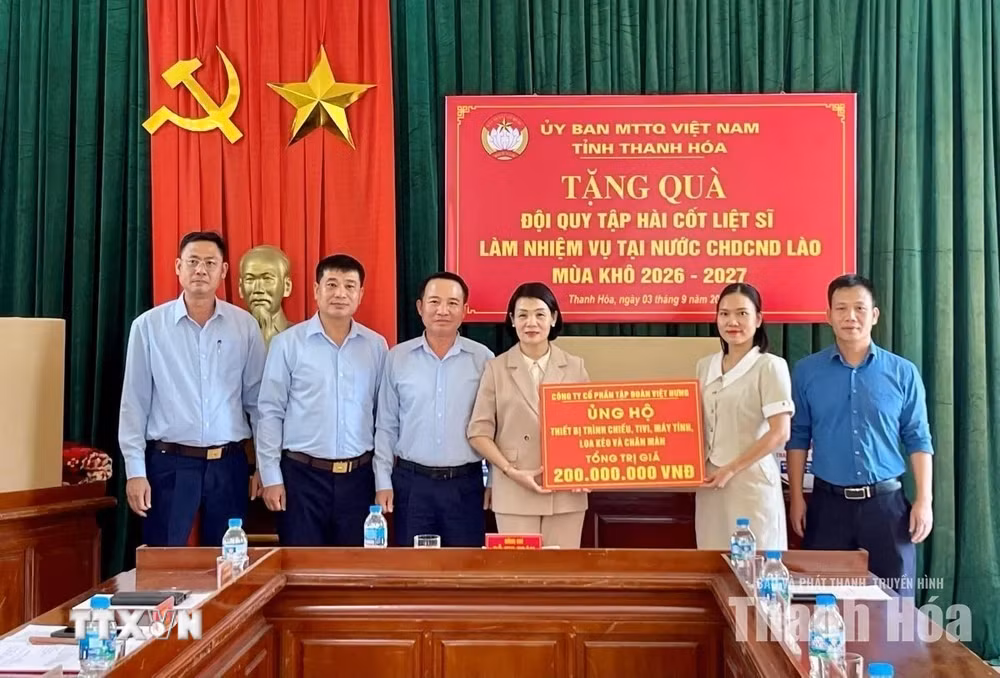 ttxvn-thanh-hoa-hai-cot-liet-sy-1.jpg