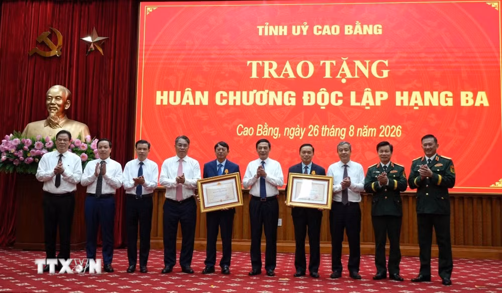 ttxvn-cao-bang-huy-hieu-dang-1.jpg