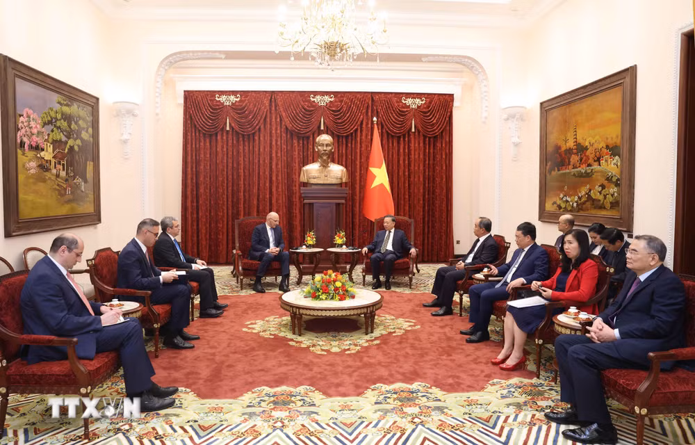 ttxvn_tong-bi-thu-chu-tich-nuoc-to-lam-tiep-dac-phai-vien-tong-thong-azerbaijan-5.jpg