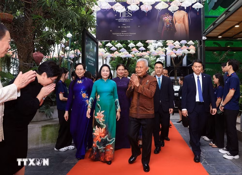 ttxvn-chu-tich-quoc-hoi-thai-lan-bao-tang-phu-nu-viet-nam-3.jpg