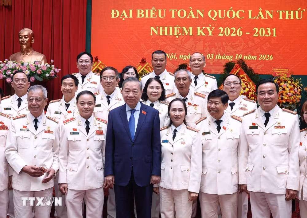 ttxvn_tong-bi-thu-chu-tich-nuoc-du-dai-hoi-toan-quoc-lan-thu-ii-hoi-cuu-cong-an-nhan-dan-viet-nam-6.jpg