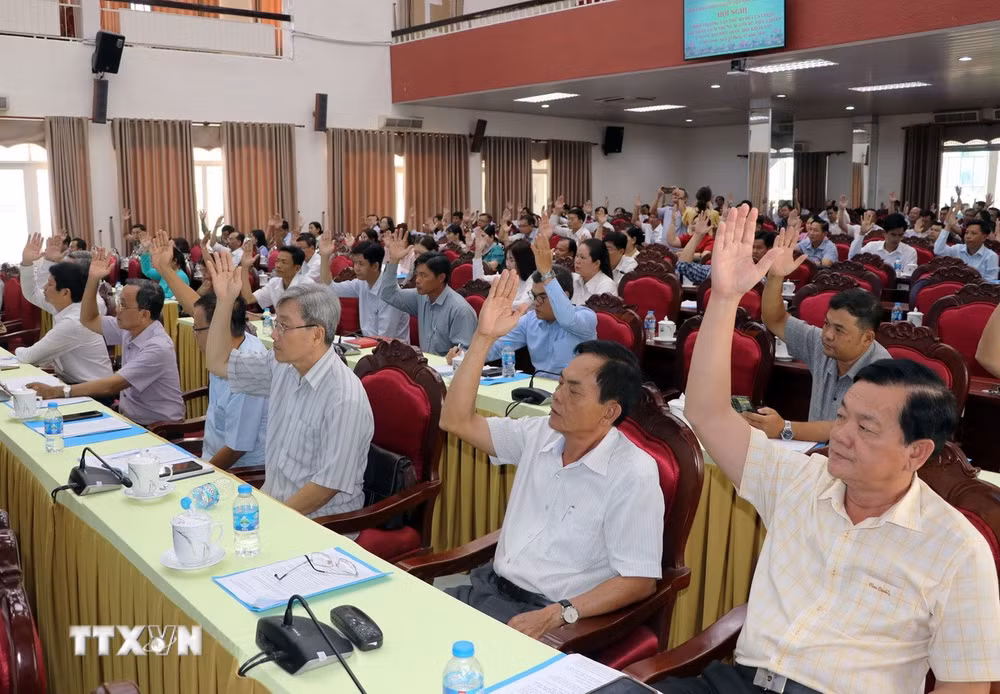 ttxvn-vinh-long-bau-cu-3.jpg
