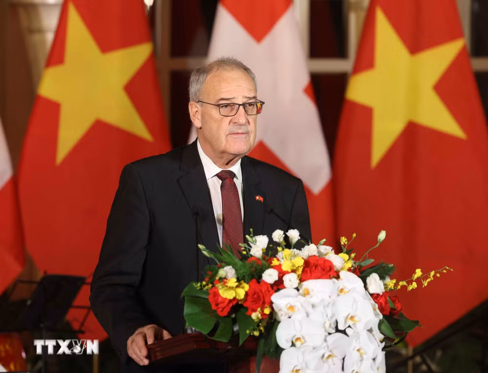 ttxvn_tong-bi-thu-chu-tich-nuoc-to-lam-va-phu-nhan-chieu-dai-tong-thong-thuy-si-va-phu-nhan-4.jpg