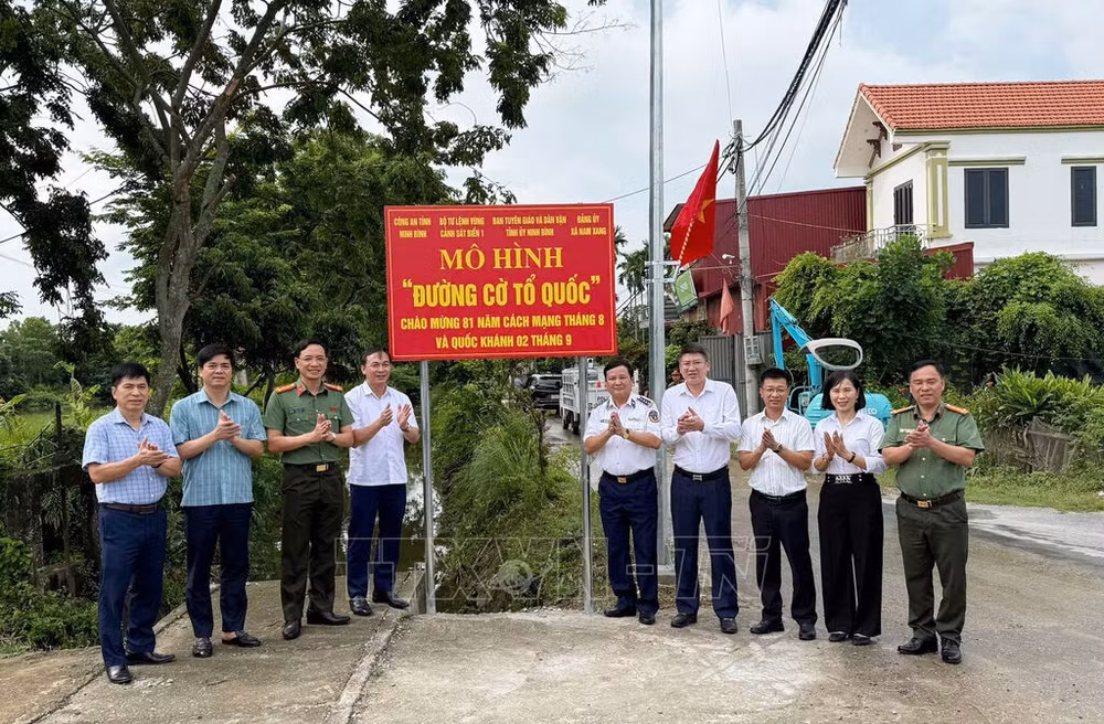 duong-co-to-quoc-tai-xa-nam-xang.jpg